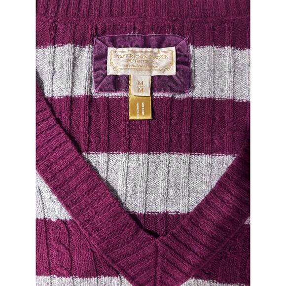 Juniors Size Medium Vintage American Eagle Maroon White Striped V-Neck Sweater! - Picture 7 of 11